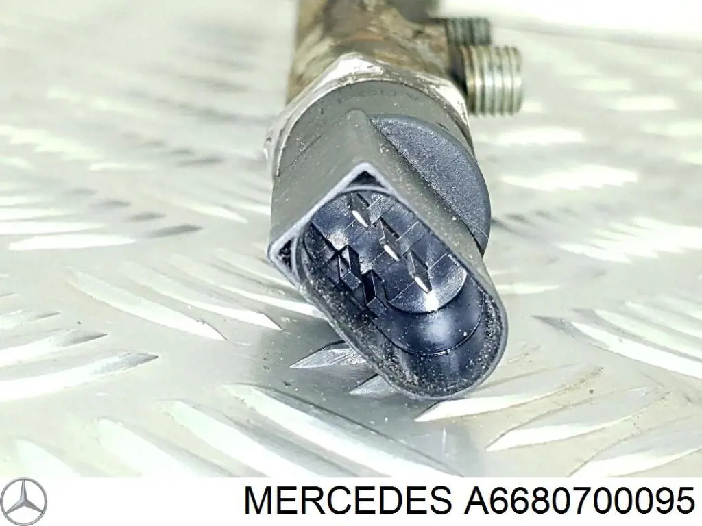 Rampa de combustible Mercedes A6680700095 precio, desde 81,31 EUR