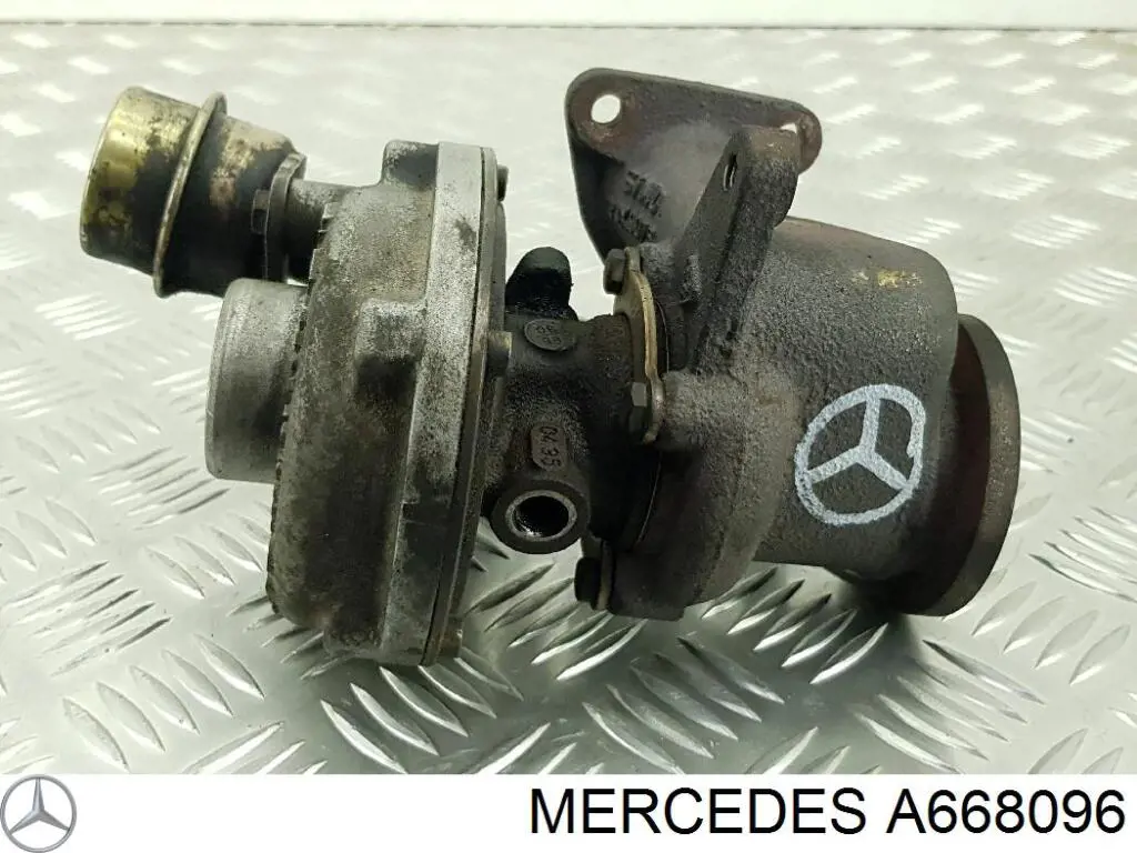 A668096 Mercedes