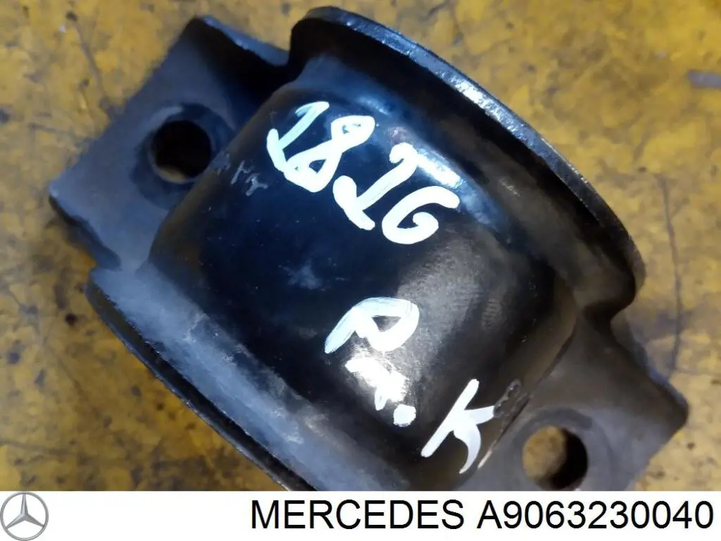 Comprar A9063230040 Mercedes Abrazadera de la bieleta estabilizadora delantera