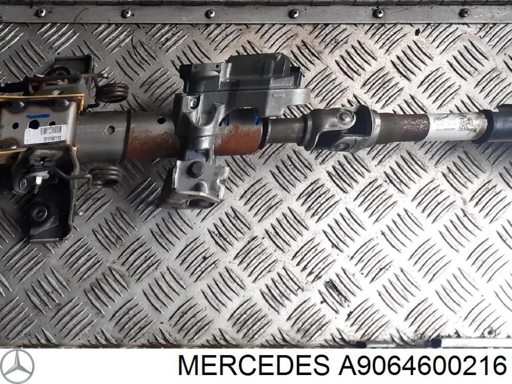 Comprar A9064600216 Mercedes Eje superior de la columna de dirección