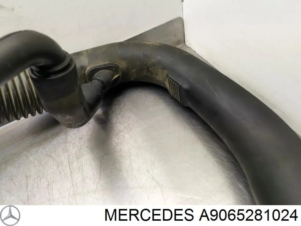 A9065281024 Mercedes tubo flexible de aspiración, salida del filtro de aire