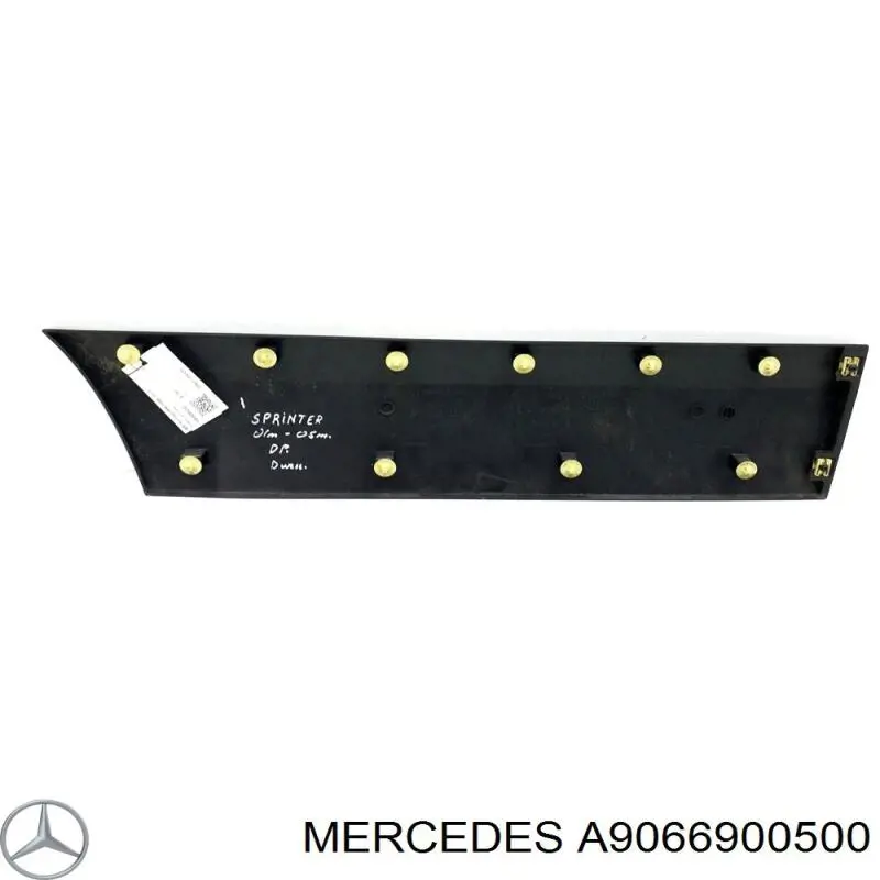 Comprar A9066900500 Mercedes Moldura inferior de puerta delantera derecha