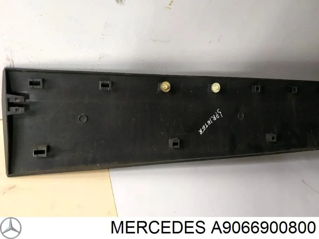 Comprar A90669007629B51 Mercedes Moldura de puerta corredera