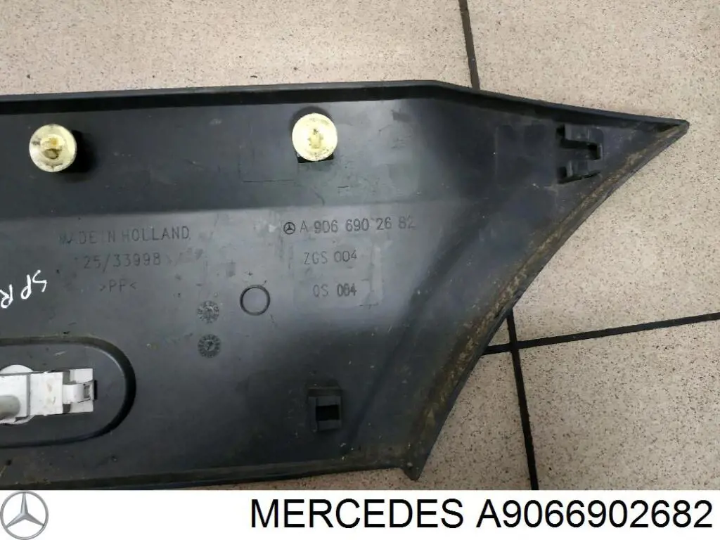 Comprar A9066902682 Mercedes Moldura de salpicadera trasera derecha