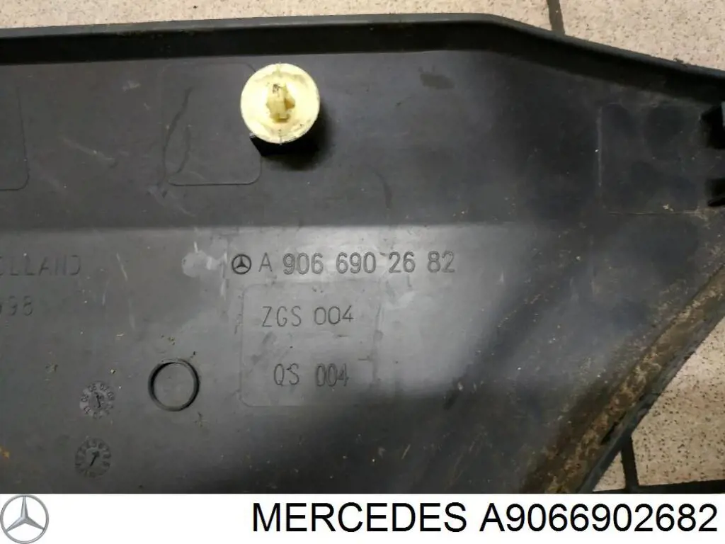 9066903462 Mercedes moldura de guardabarro trasero izquierdo