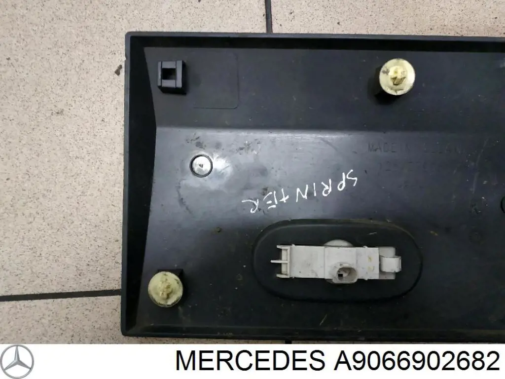 Moldura de salpicadera trasera derecha Mercedes A9066902682 precio, desde 66,79 EUR