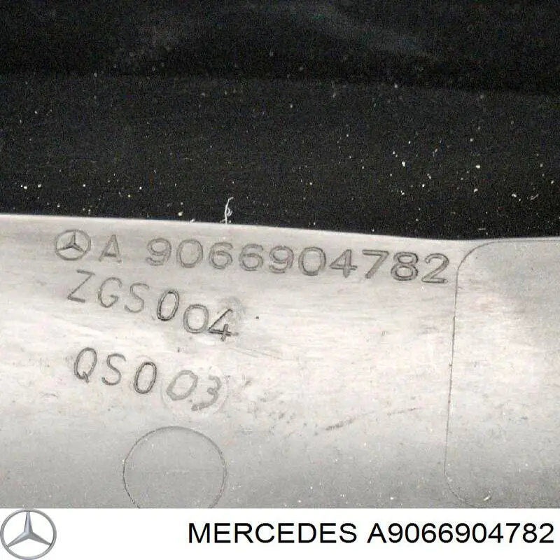 A9066904782 Mercedes Moldura del guardabarros delantero izquierdo