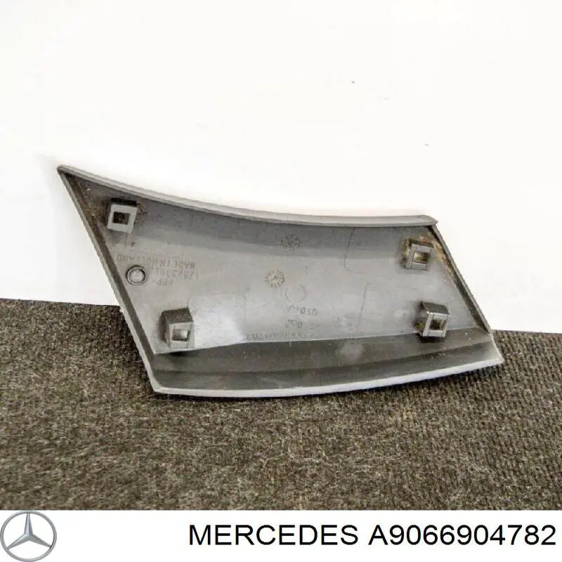 Moldura del guardabarros delantero izquierdo Mercedes A9066904782 precio, desde 12,73 EUR