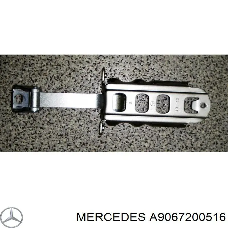 A9067200516 Mercedes asegurador puerta delantera