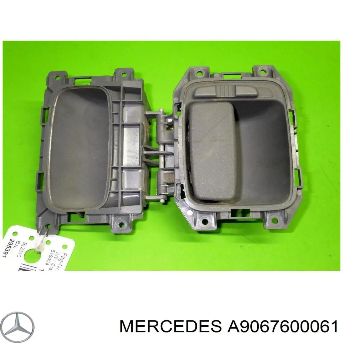Manija interior derecha de puerta trasera batiente Mercedes A9067600061 precio, desde 32,17 EUR