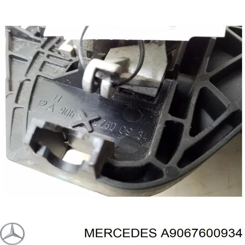 Soporte de manija exterior de puerta delantera izquierda Mercedes 9067600934 precio, desde 32,65 EUR
