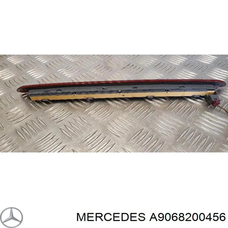 Comprar A9068200456 Mercedes Luz de freno trasera adicional 