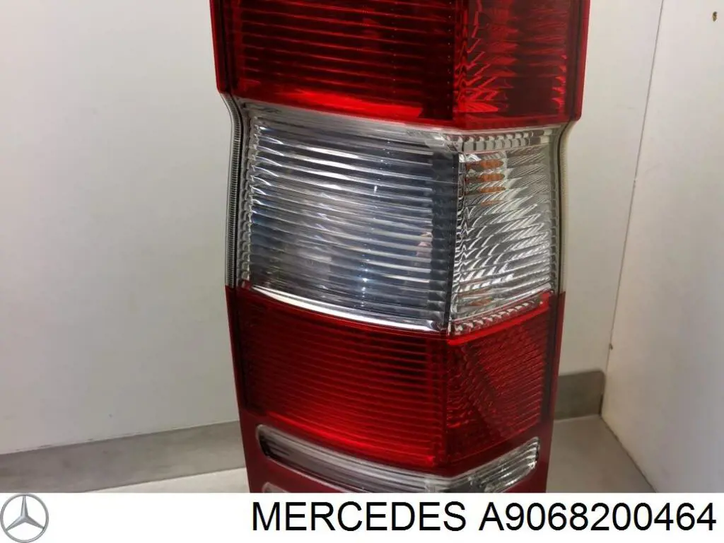 Comprar A9068200464 Mercedes Piloto trasero izquierdo