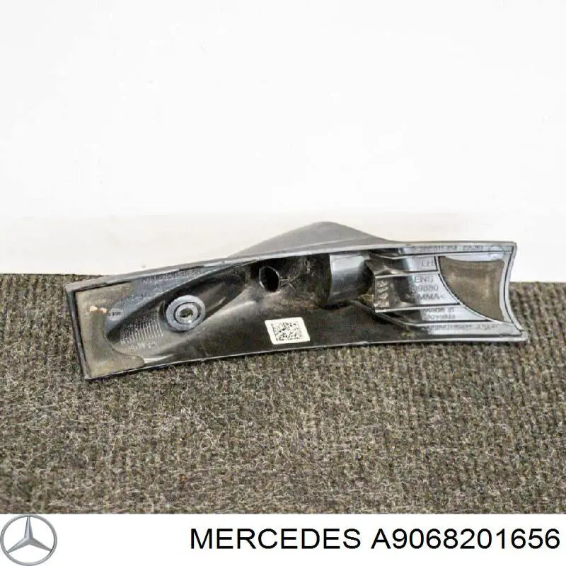 Luz de gálibo lateral (furgón) Mercedes A9068201656 precio, desde 59,75 EUR