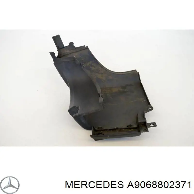 A9068802371 Mercedes Paragolpes trasero, parte derecha
