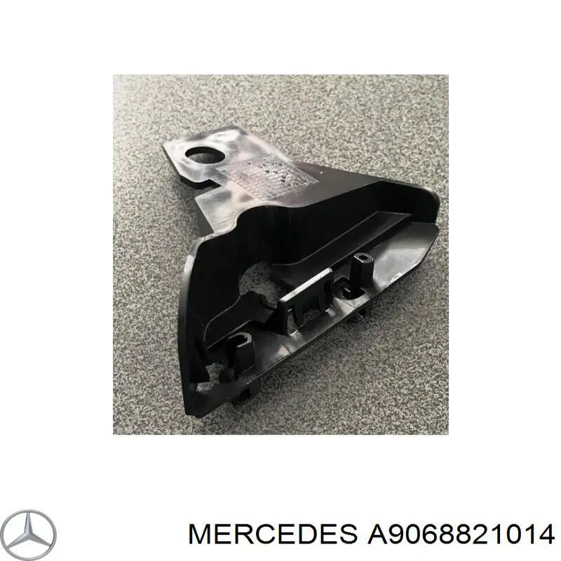 A9068821014 Mercedes soporte para embellecedor inferior de faro, izquierdo