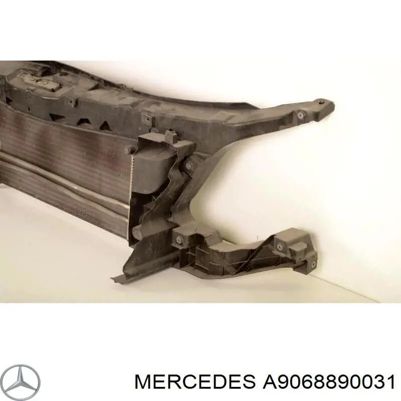 A9068890031 Mercedes soporte de radiador izquierdo