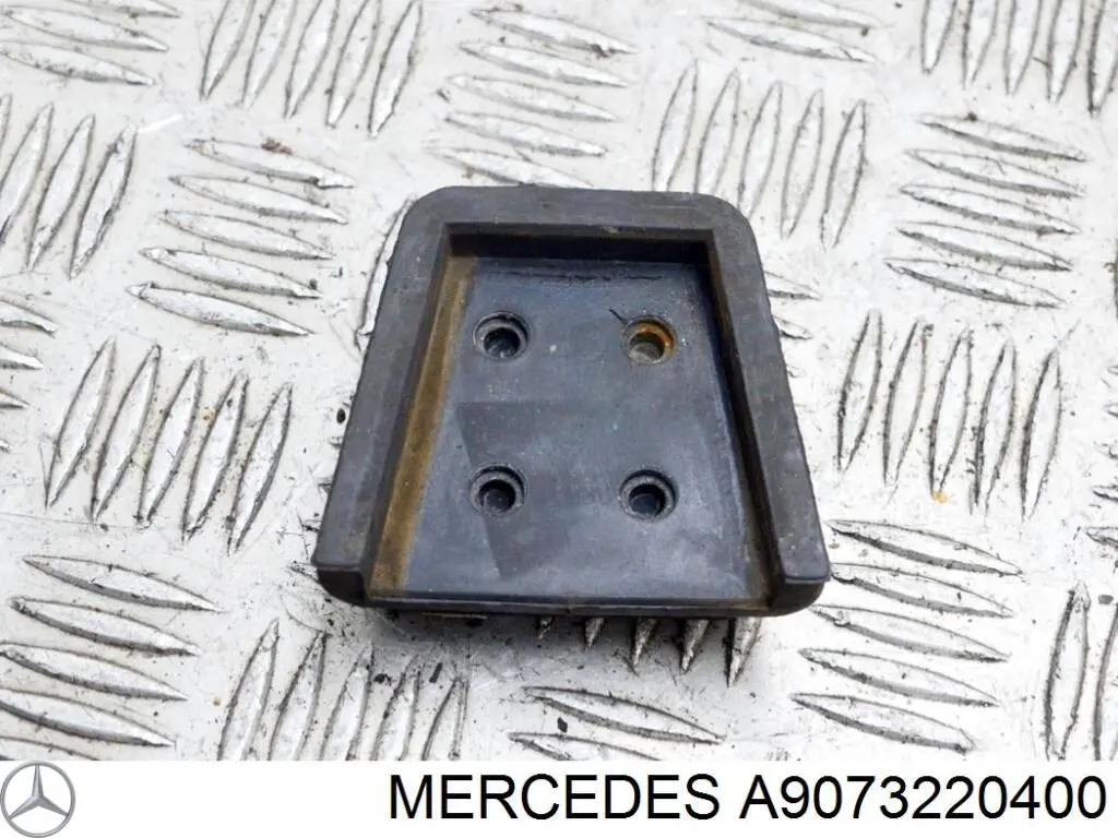 Comprar A9073220400 Mercedes Soporte de la ballesta delantera