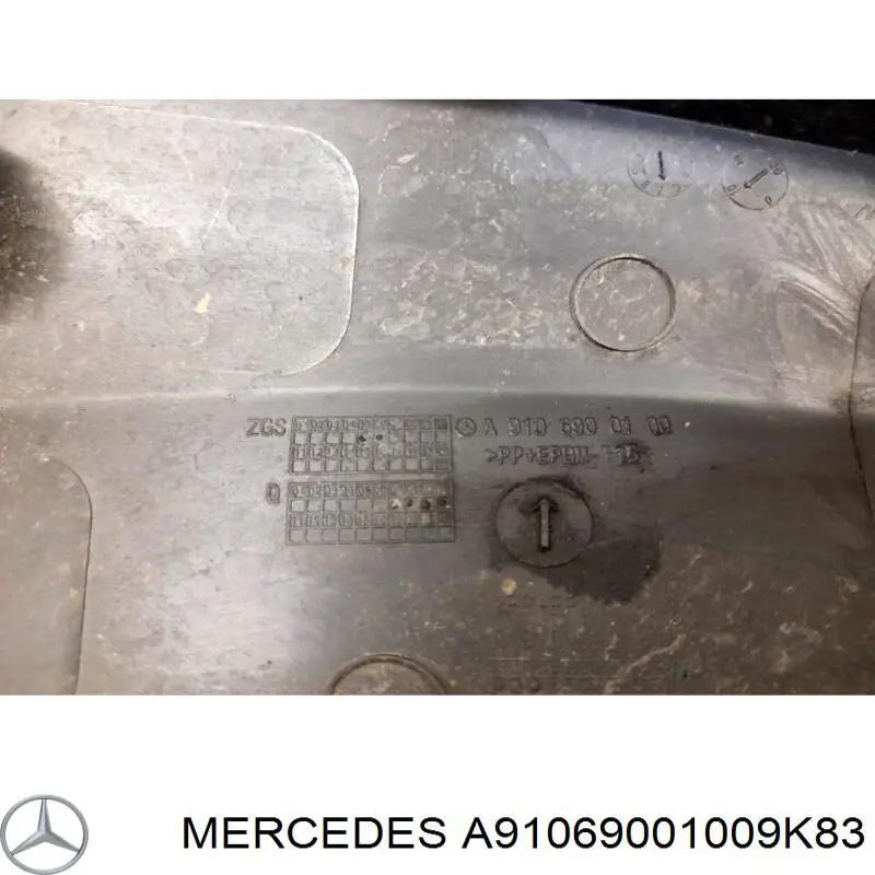 Moldura de guardabarros delantero derecho Mercedes 91069001009K83 precio, desde 48,23 EUR