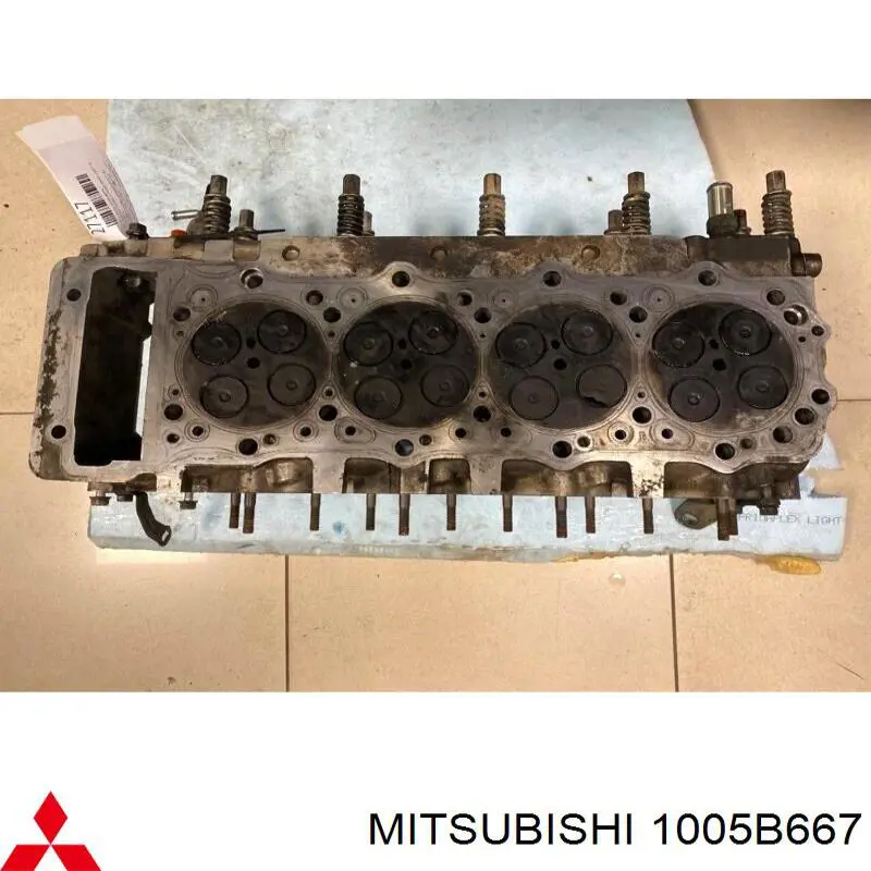 1005B667 Mitsubishi Cabeza del motor