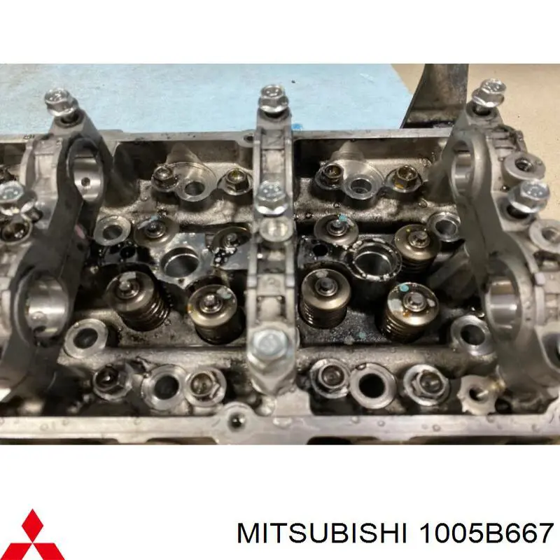 Comprar 1005B667 Mitsubishi Culata motor