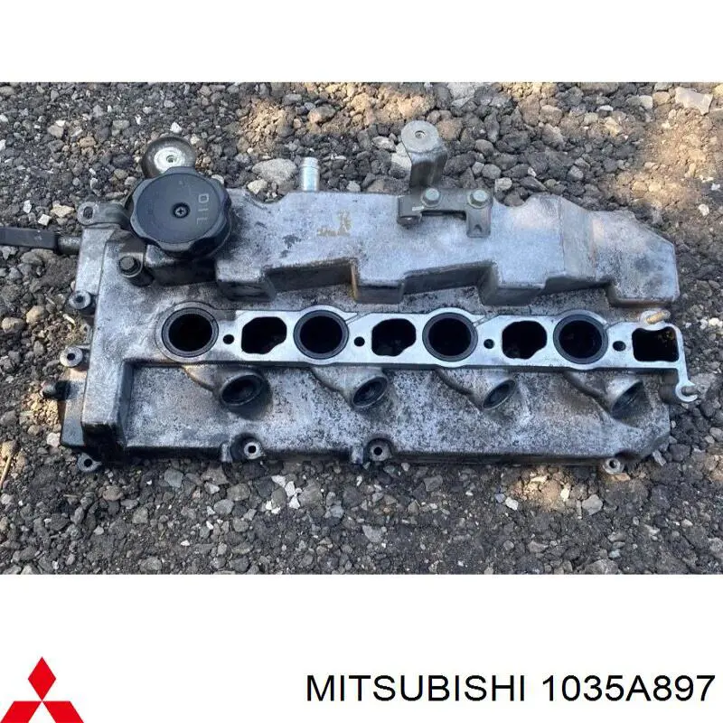 1035A897 Mitsubishi tapa de culata