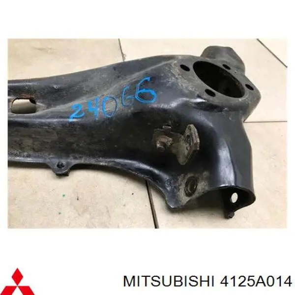 4125A014 Mitsubishi brazo de suspensión, trasera derecha