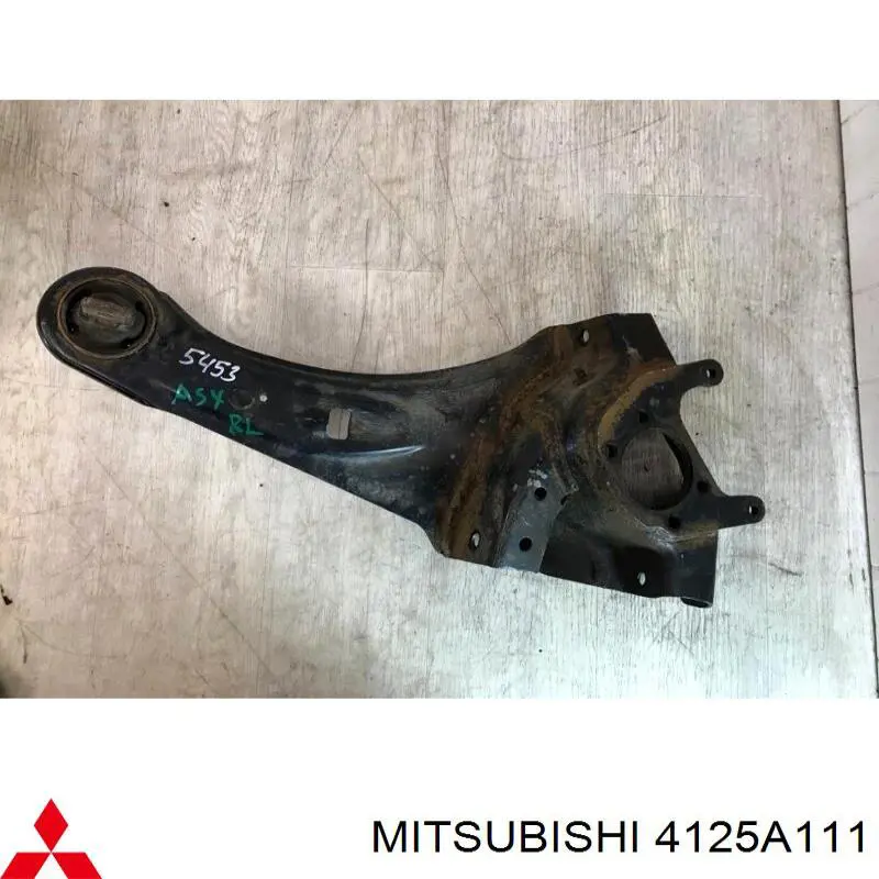 4125A111 Mitsubishi Brazo longitudinal inferior izquierdo de la suspensión trasera