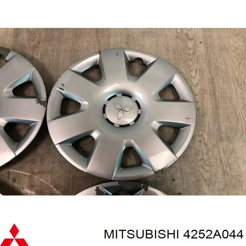 4252A044 Mitsubishi tapacubos de ruedas