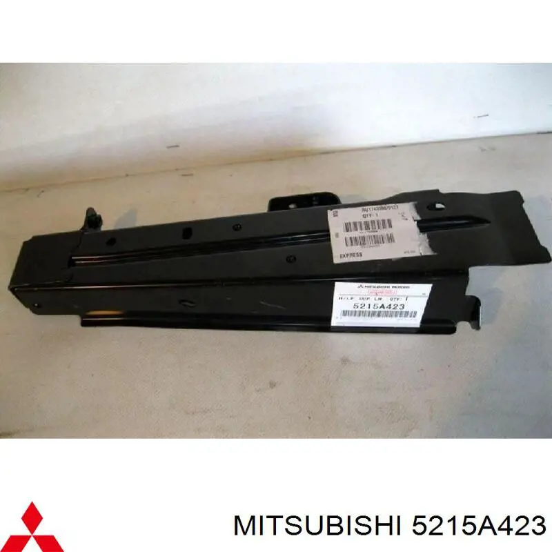 5215A423 Mitsubishi soporte de radiador izquierdo (panel de montaje para foco)
