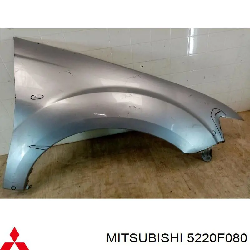 5220F080 Mitsubishi guardabarros delantero derecho