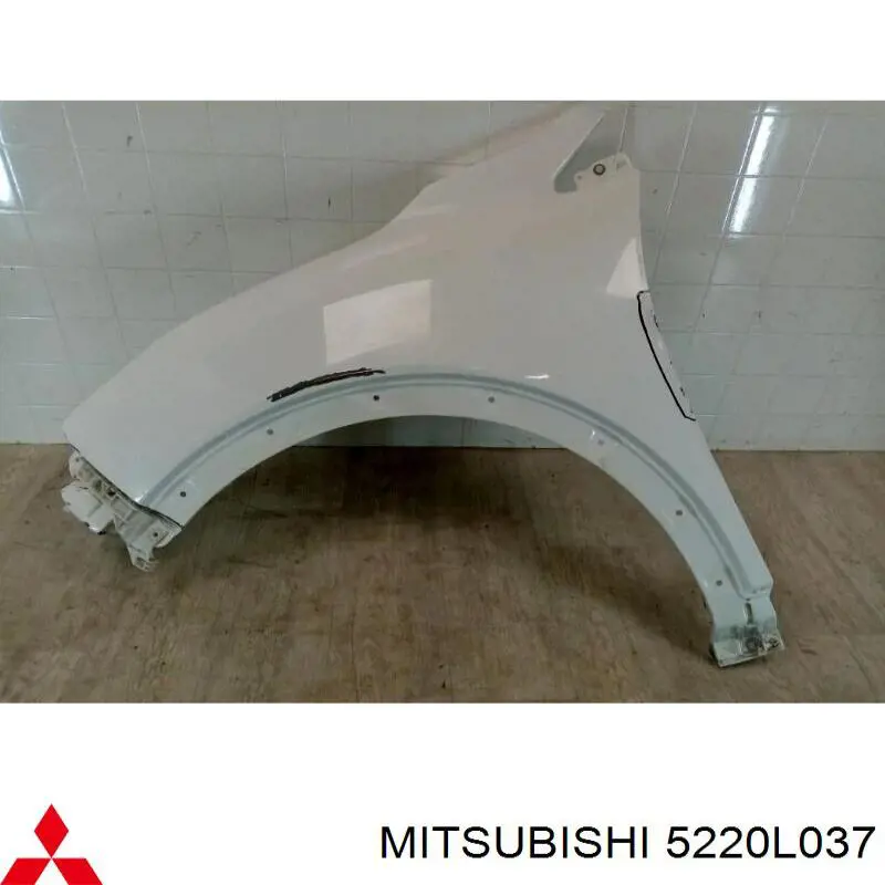 5220L037 Mitsubishi guardabarros delantero izquierdo
