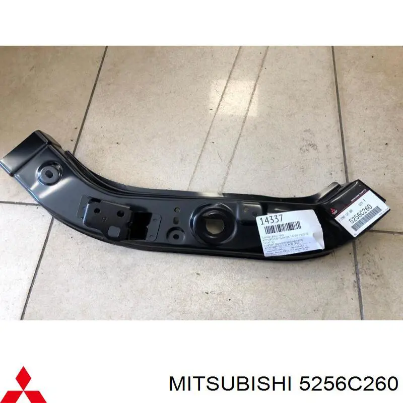 Soporte derecho del radiador (panel de montaje para faros) Mitsubishi 5256C260 precio, desde 44,20 EUR