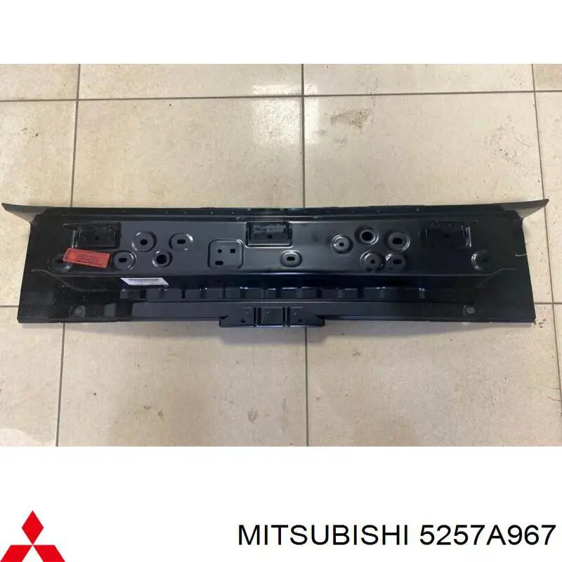 Panel trasero de maletero Mitsubishi Outlander (GF, GG)