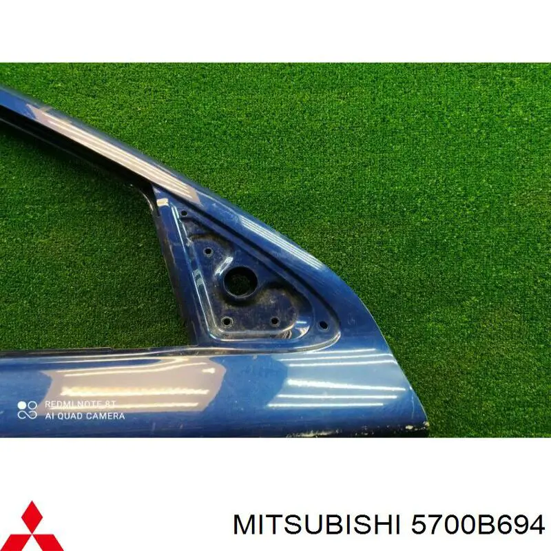 5700B694 Mitsubishi puerta delantera derecha