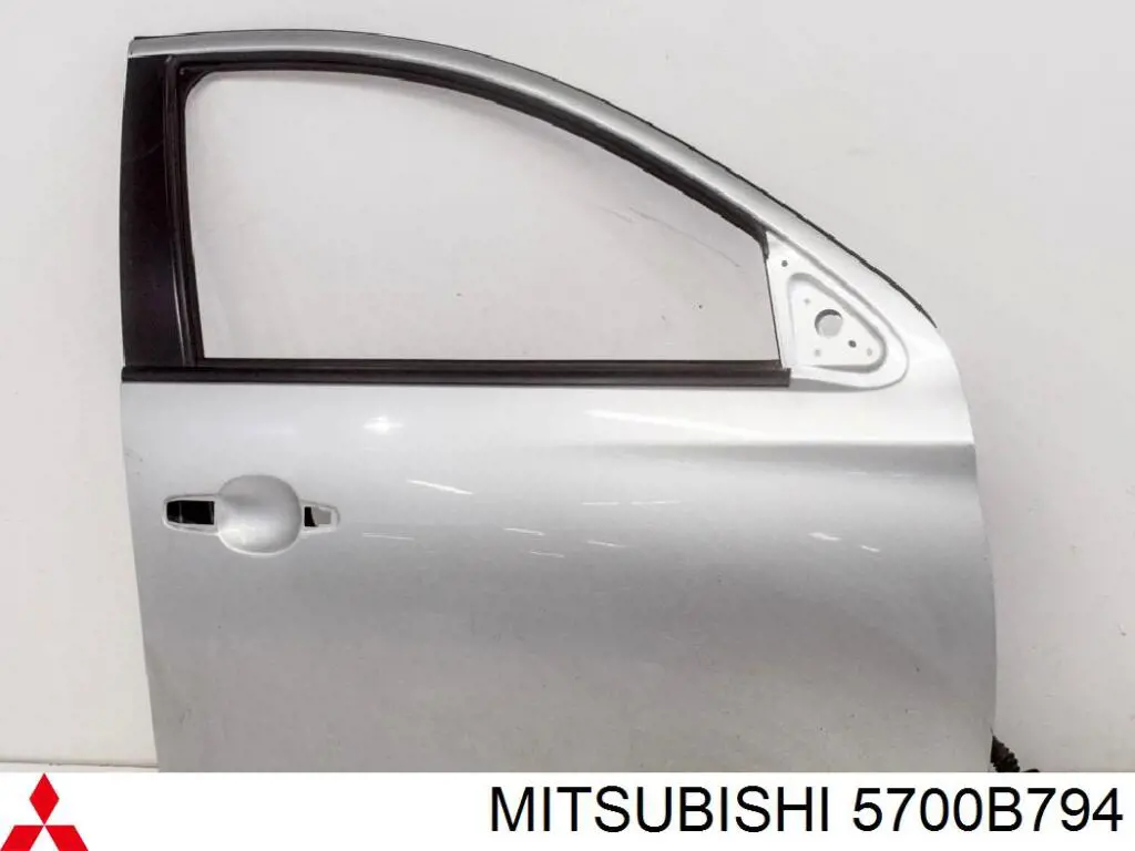 Puerta delantera derecha Mitsubishi 5700B794 precio, desde 473,71 EUR