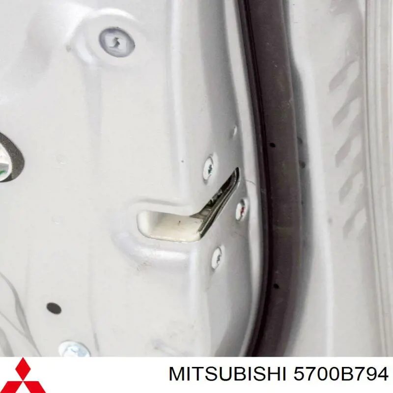 Comprar 5700B794 Mitsubishi Puerta delantera derecha