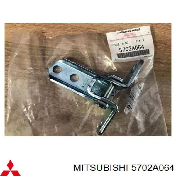 Bisagra de puerta delantera izquierda Mitsubishi 5702A064 precio, desde 28,16 EUR