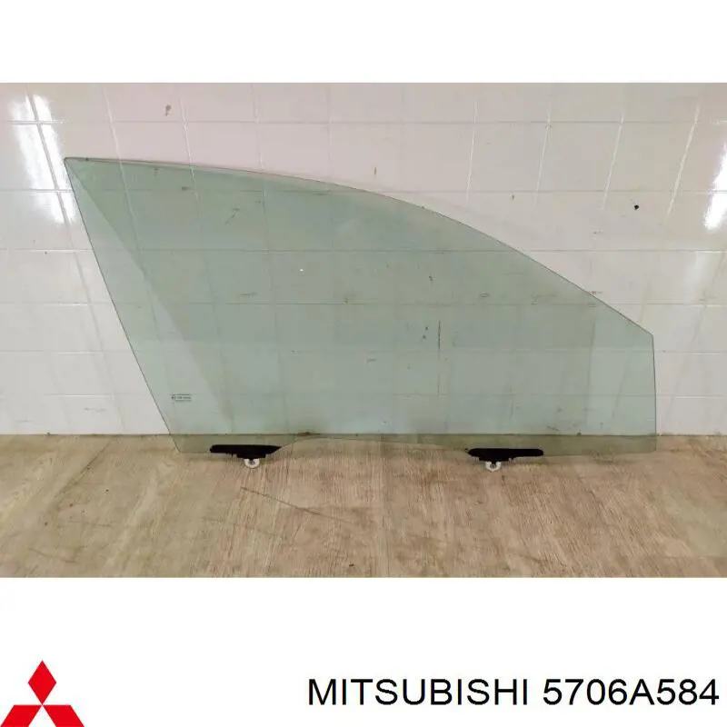 5706A468 Mitsubishi luna de puerta delantera derecha