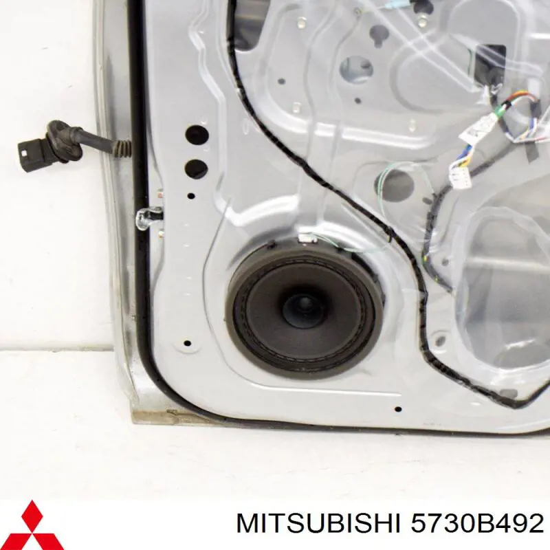 Puerta trasera derecha Mitsubishi 5730B492 precio, desde 357,36 EUR