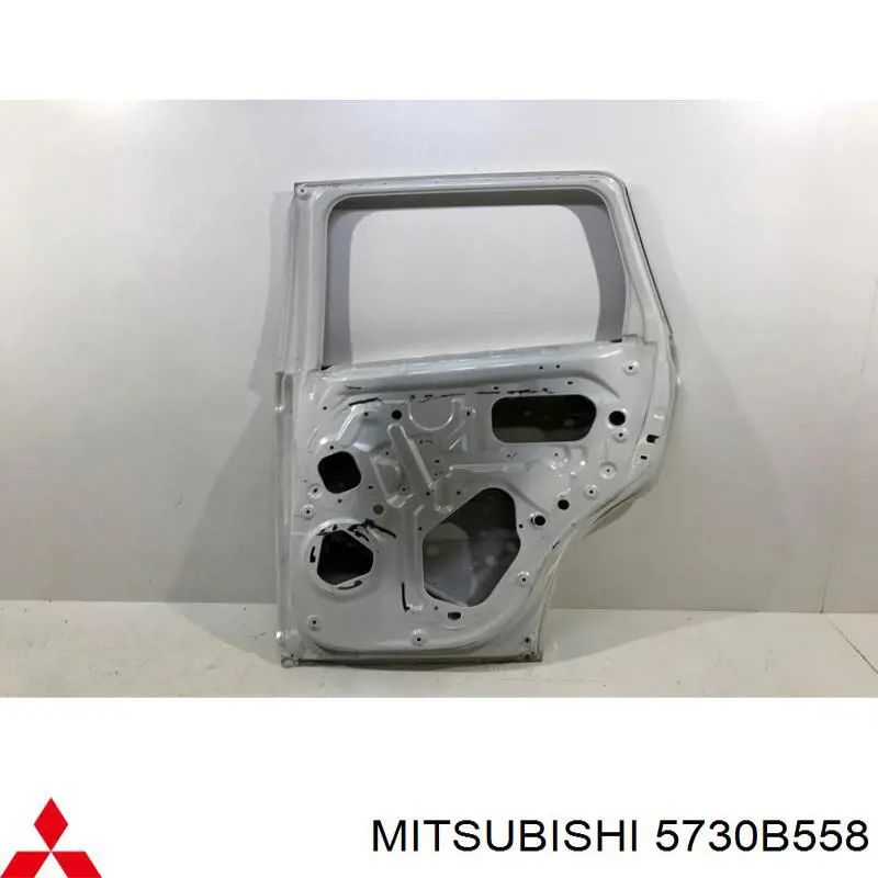 Puerta trasera derecha Mitsubishi 5730B558 precio, desde 520,68 EUR