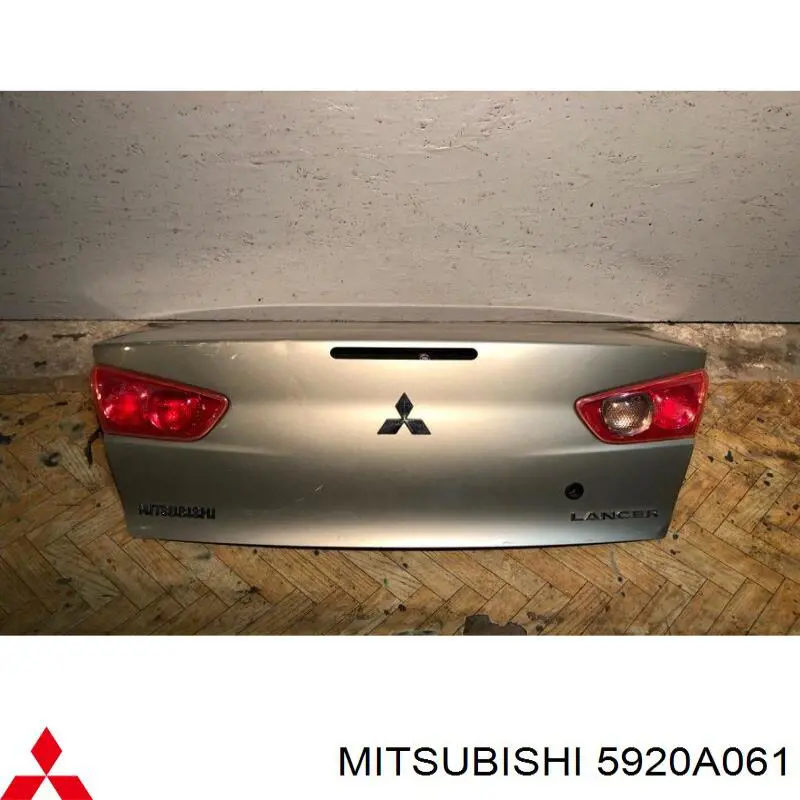 Tapa del maletero Mitsubishi 5920A061 precio, desde 528,96 EUR
