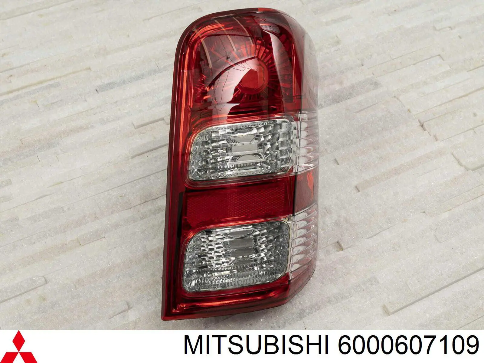 Piloto trasero derecho 6000607109 Mitsubishi