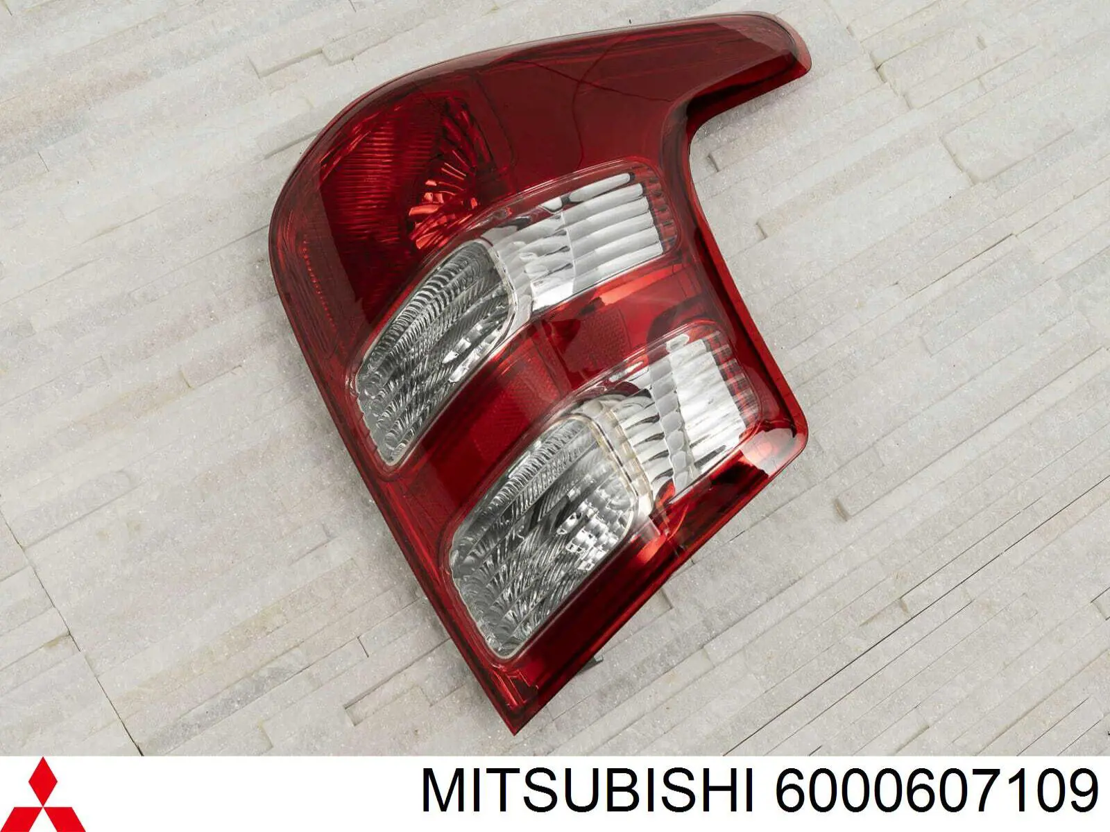 6000607109 Mitsubishi Piloto trasero derecho