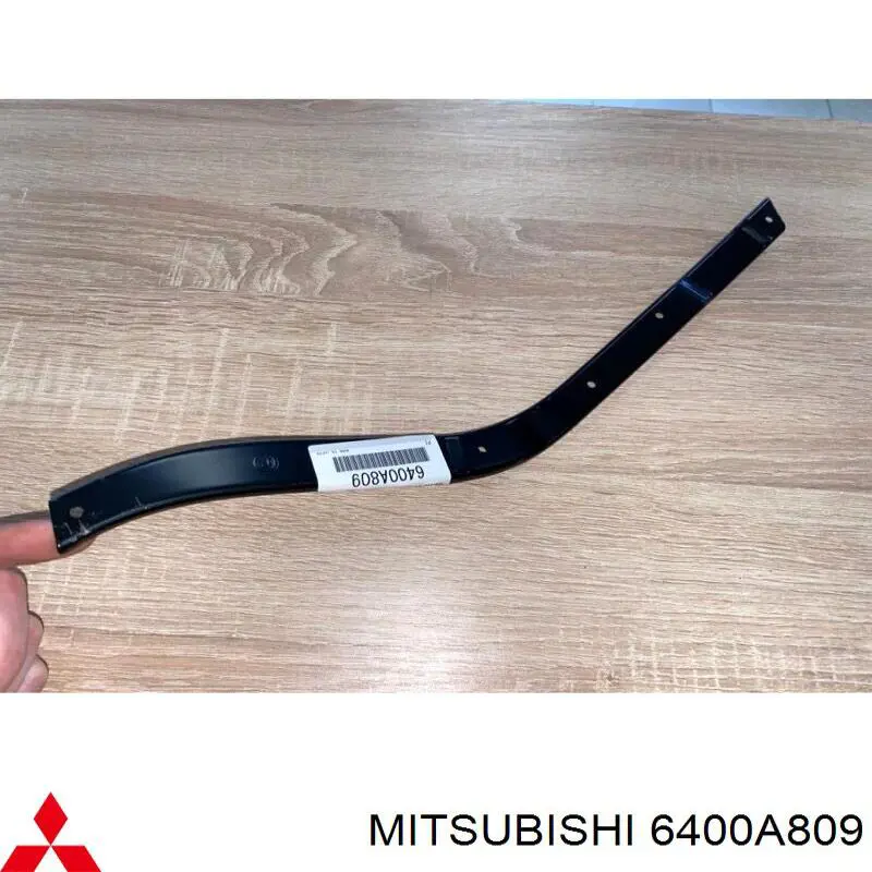 Soporte de parachoques delantero izquierdo para Mitsubishi Pajero (V90)