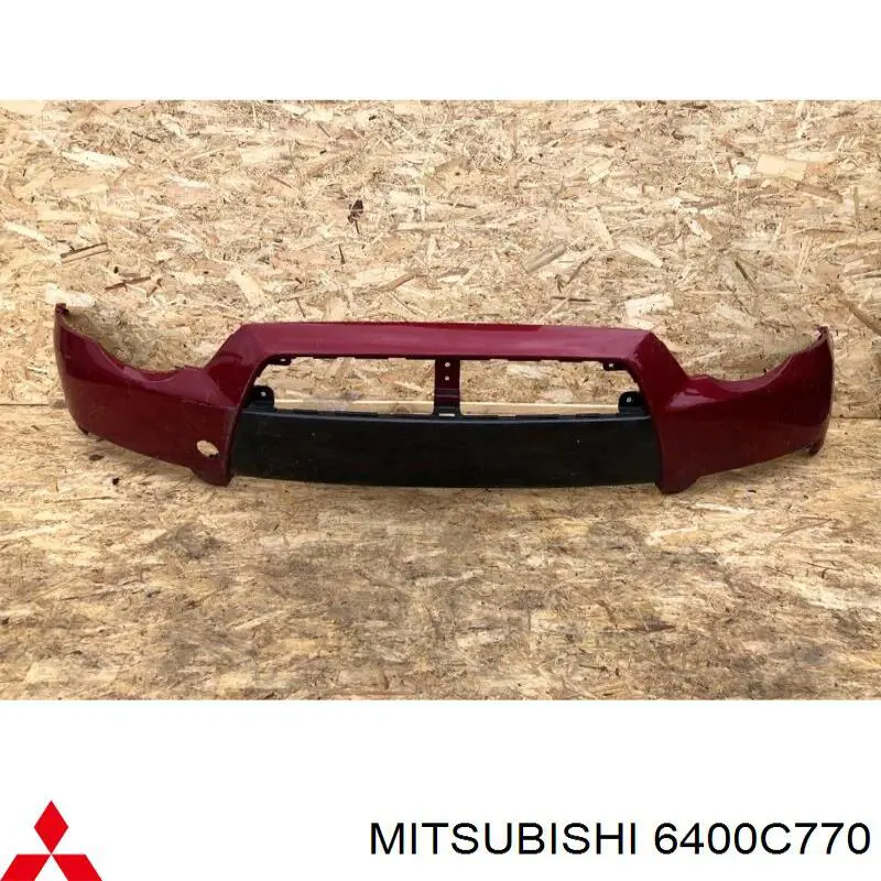 6400C770 Mitsubishi paragolpes delantero