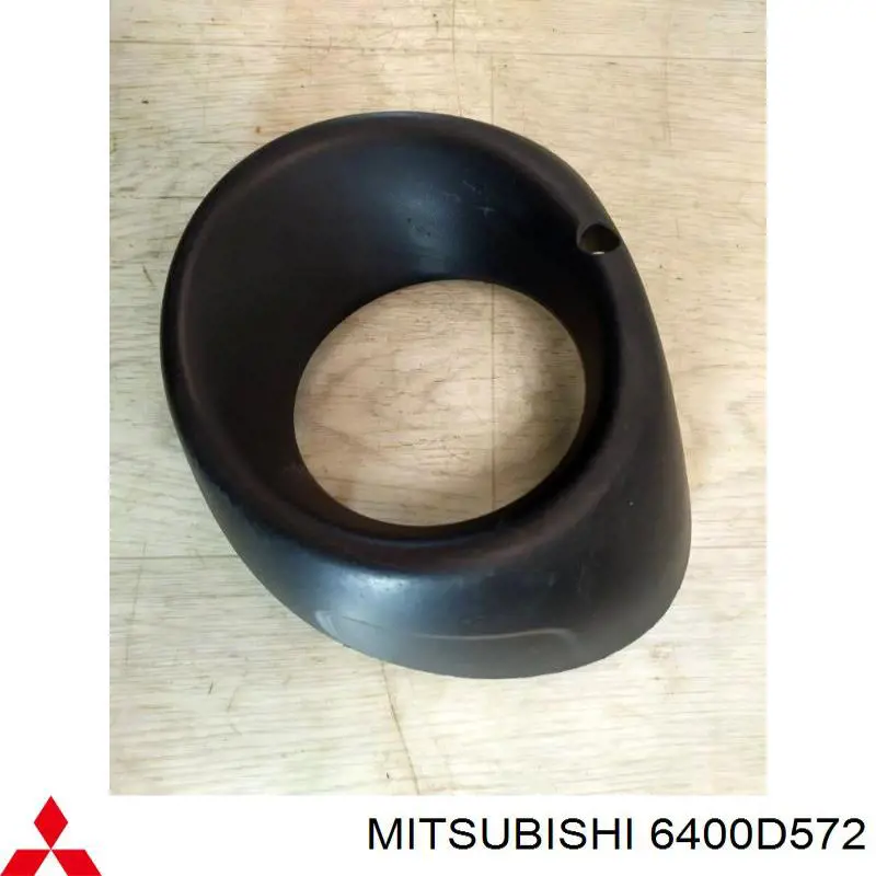 Embellecedor, faro antiniebla derecho Mitsubishi Outlander (GF, GG)