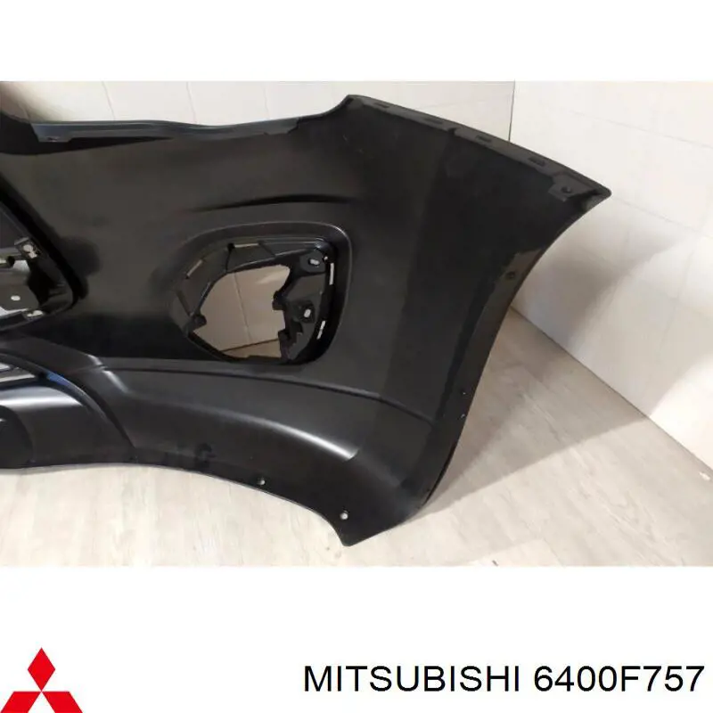 Parachoques delantero Mitsubishi 6400F757 precio, desde 497,33 EUR