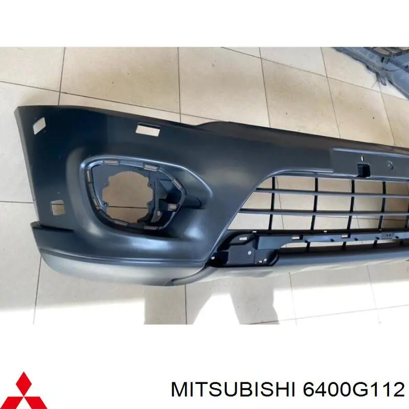 6400G112 Mitsubishi paragolpes delantero