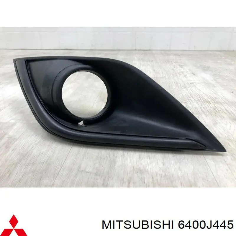 Embellecedor de faro antiniebla izquierdo Mitsubishi 6400J445 precio, desde 29,42 EUR